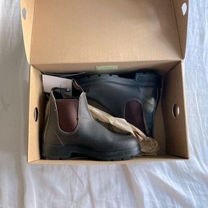 NWT Blundstone Women’s Original Chelsea Boot Stout Brown US 5